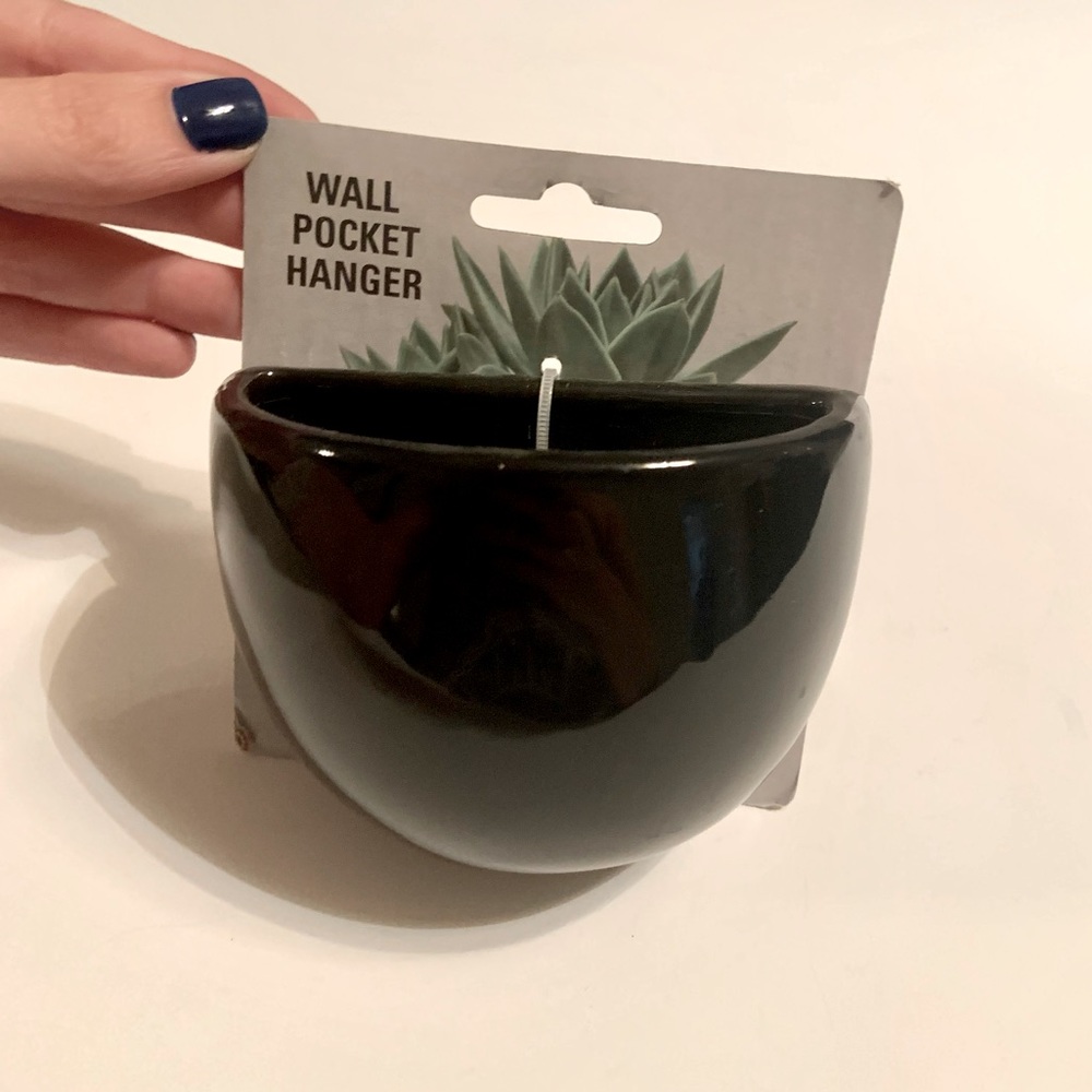 NWT- black Wall plant hanger